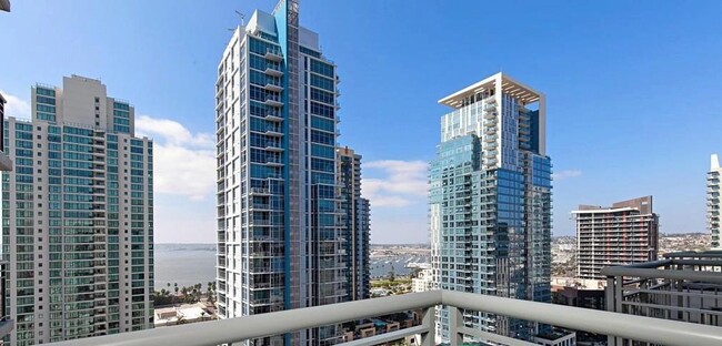 1240 India St, Unit 1906 in San Diego, CA - Building Photo - Building Photo