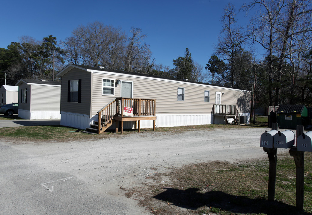 Peaceful Lane Mobile Home Park in Myrtle Beach, SC - Building Photo