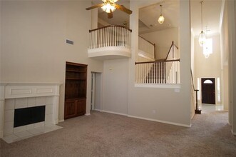 1416 Old Oak Trail in Flower Mound, TX - Foto de edificio - Building Photo