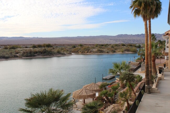 2987 Cam Del Rio in Bullhead City, AZ - Building Photo - Building Photo