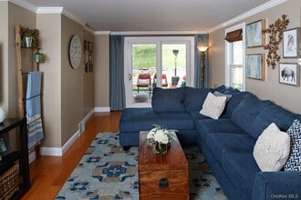 112 Charles Colman Blvd in Pawling, NY - Building Photo - Building Photo