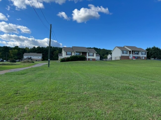 409 Olympic View Ct in Seymour, TN - Building Photo - Building Photo