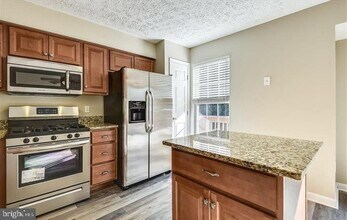2554 Summers Ridge Dr in Odenton, MD - Building Photo - Building Photo