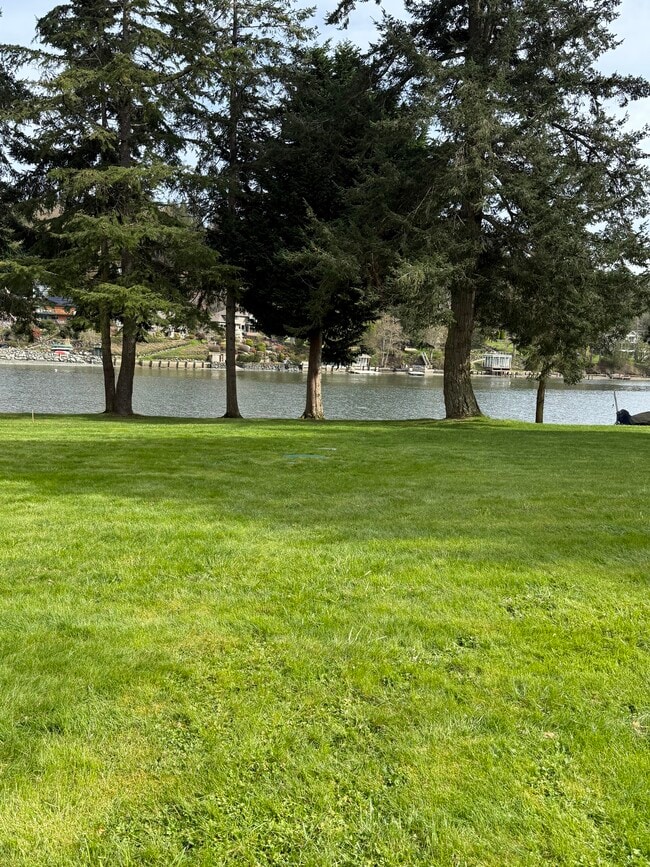 6840 NE Wood Bay Ln in Poulsbo, WA - Building Photo - Building Photo