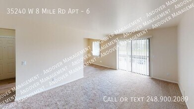 35240 W 8 Mile Rd in Farmington, MI - Building Photo - Building Photo