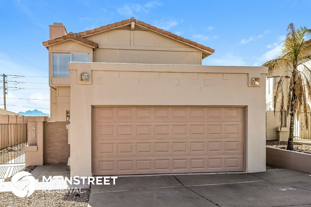 1611 E Villa Maria Dr in Phoenix, AZ - Building Photo