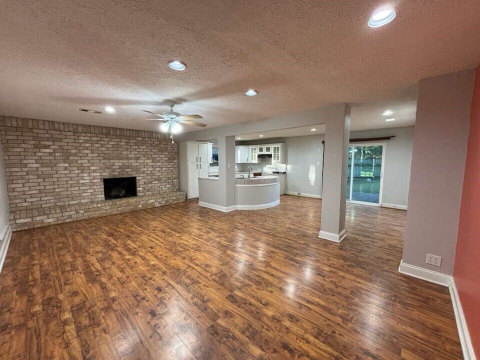 2015 E Lacey Oak Cir in Spring, TX - Building Photo