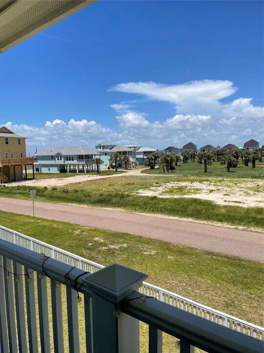 22903 Miramar Dr in Galveston, TX - Building Photo