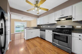 737 Bent Ridge Ln in Elgin, IL - Building Photo - Building Photo
