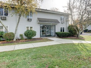 105 Florence Rd in Branford, CT - Building Photo - Building Photo