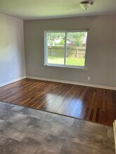 104 Peach St in Tomball, TX - Building Photo - Building Photo