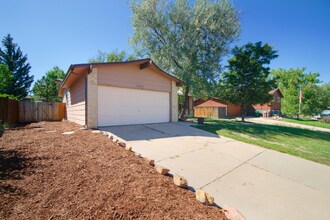 6858 W Portland Ave in Littleton, CO - Building Photo - Building Photo