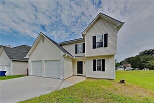 100 St Ann St in Dallas, GA - Building Photo