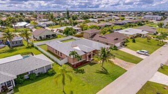 4539 SW 6th Pl in Cape Coral, FL - Building Photo