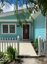 2132 Coronet Dr in Largo, FL - Building Photo - Building Photo