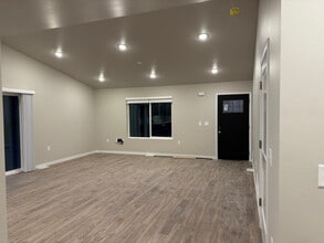 3343 W Middle Rdg Ave in Wasilla, AK - Building Photo - Building Photo