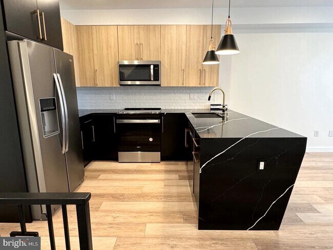 2043 N Randolph St in Philadelphia, PA - Building Photo - Building Photo