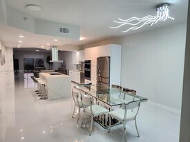 10730 NW 66th St in Doral, FL - Building Photo