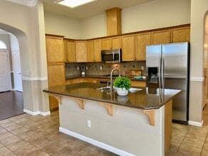 1950 N Todd Hedrick Ln in Clovis, CA - Building Photo - Building Photo