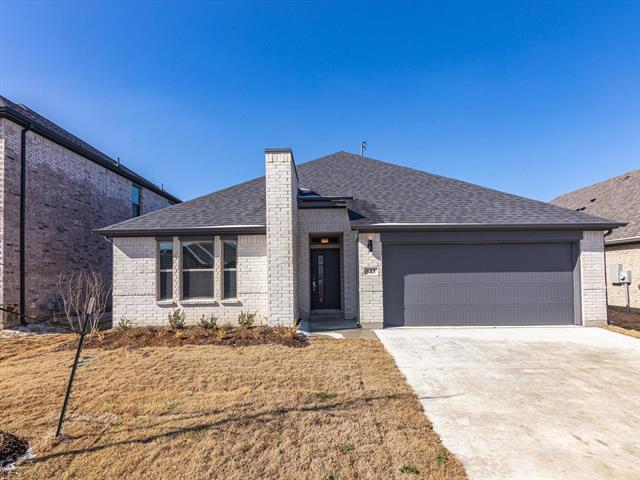 643 Olympic Wy in Red Oak, TX - Building Photo
