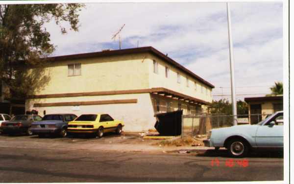 1600 Putnam Ave in North Las Vegas, NV - Building Photo - Building Photo