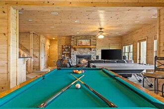 121 Pontoosuc Dr in Mineral Bluff, GA - Building Photo - Building Photo