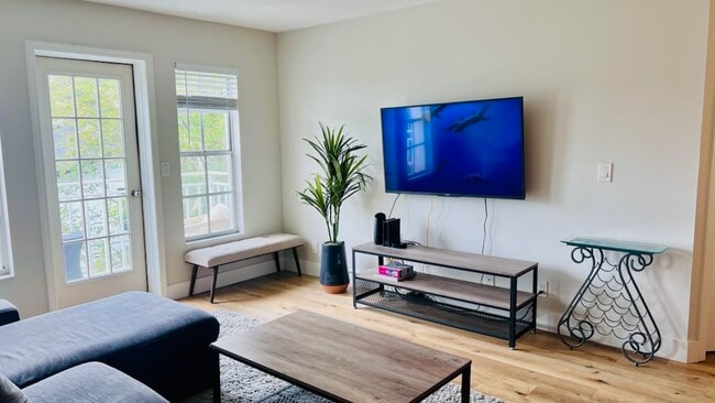 2314 S Clewis Ct in Tampa, FL - Foto de edificio - Building Photo