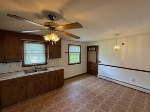 147 Overlook Ave in New Britain, CT - Building Photo - Building Photo