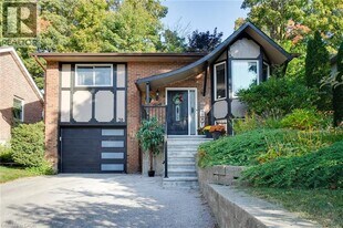 30 Ashwood Dr in Cambridge, ON - Building Photo