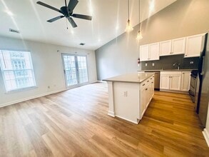 5 Soho Dr in Jersey City, NJ - Building Photo - Building Photo