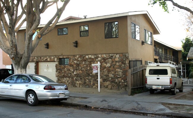 1137 Junipero Ave in Long Beach, CA - Foto de edificio - Building Photo