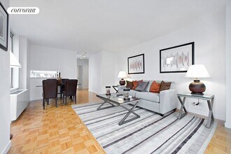 145 E 48th St in New York, NY - Building Photo - Building Photo