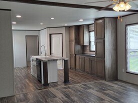 200 Raider Ln in Lumberton, TX - Building Photo