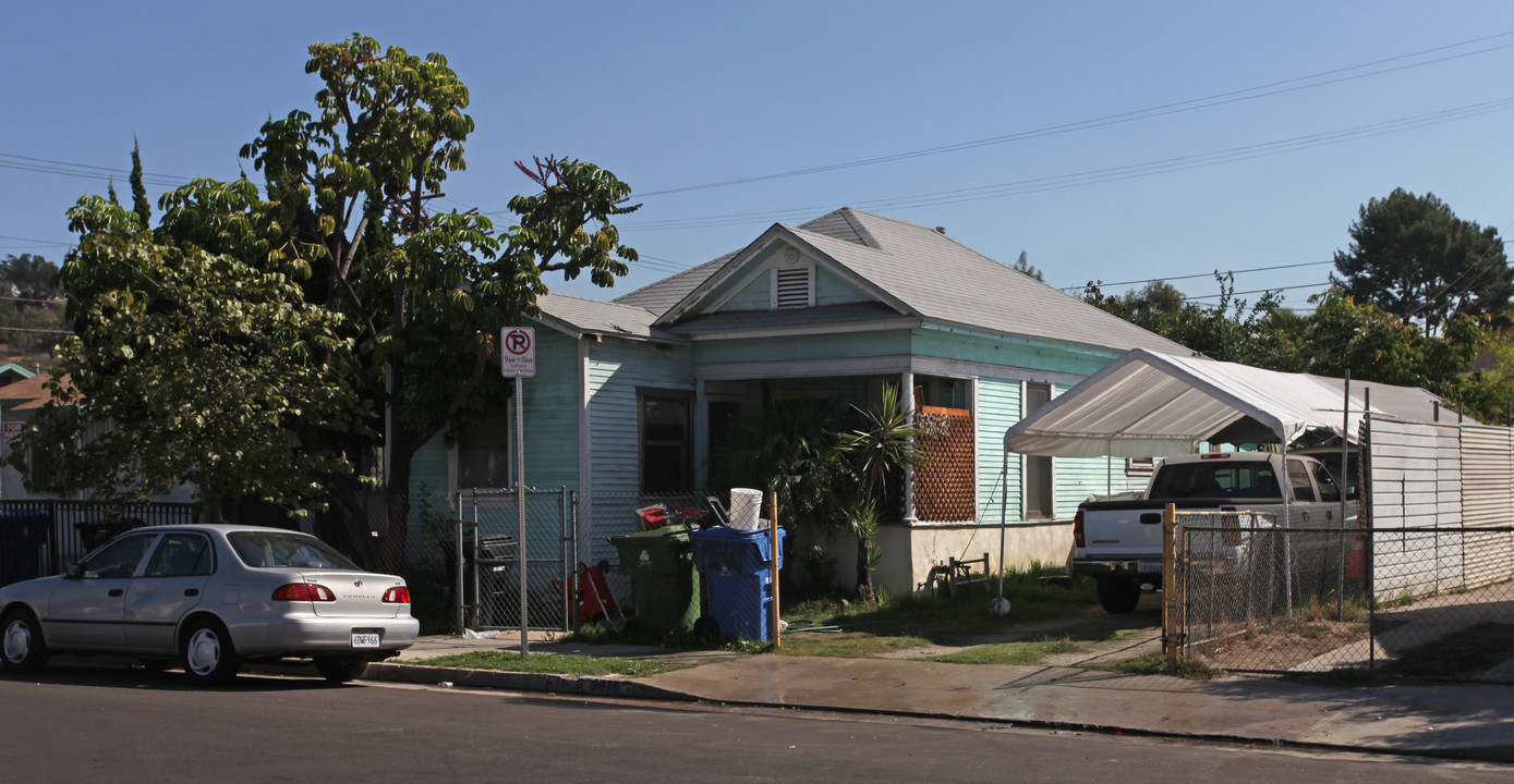 2616-2624 Carleton Ave in Los Angeles, CA - Building Photo