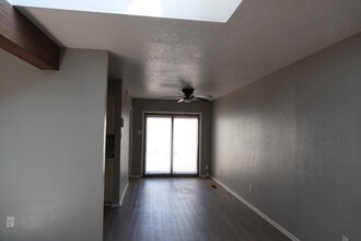 5024 27th St, Unit 4 in Lubbock, TX - Building Photo - Building Photo