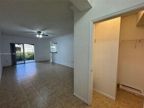 11700 SW 2nd St in Pembroke Pines, FL - Foto de edificio - Building Photo