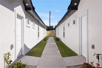 503-505 W Farm to Market 495 in San Juan, TX - Building Photo - Building Photo