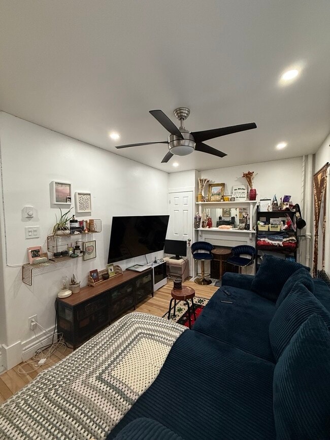 318 Cooper St in Ottawa, ON - Building Photo - Building Photo