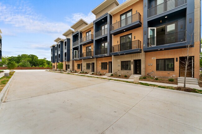 The Merritt in Fort Worth, TX - Building Photo - Building Photo