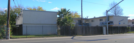 Southhaven Apartments in Sacramento, CA - Building Photo - Building Photo