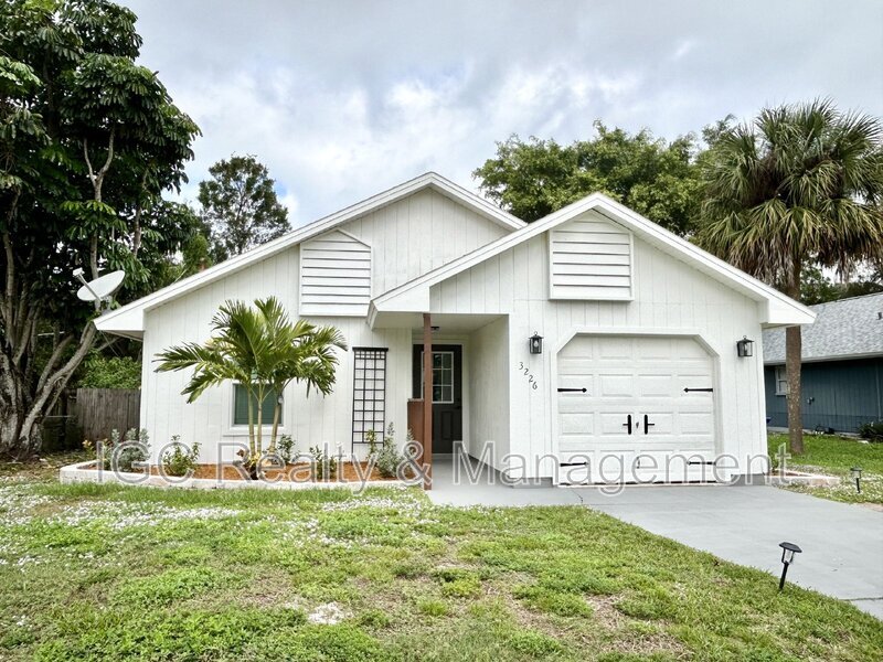 3226 2nd St in Vero Beach, FL - Building Photo