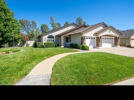 461 Spire Point Dr in Redding, CA - Building Photo