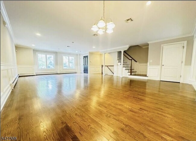 46 Skymark Ct in Upper Saddle River, NJ - Building Photo - Building Photo