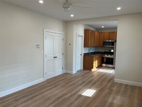 11 S Eckar St in Irvington, NY - Foto de edificio - Building Photo