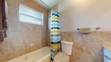 21450 SW 109th Ct in Cutler Bay, FL - Building Photo - Building Photo