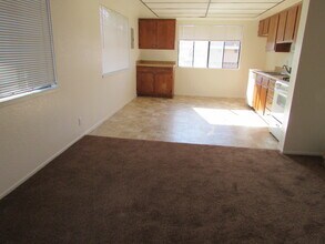 5271 Bishop St, Unit B in Cypress, CA - Foto de edificio - Building Photo