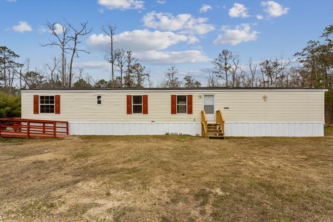 23481 Redwood Dr in Ponchatoula, LA - Building Photo