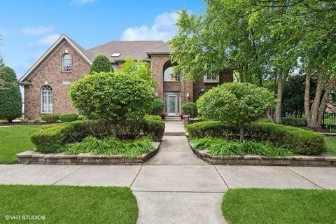 3179 Kingbird Ln in Naperville, IL - Building Photo