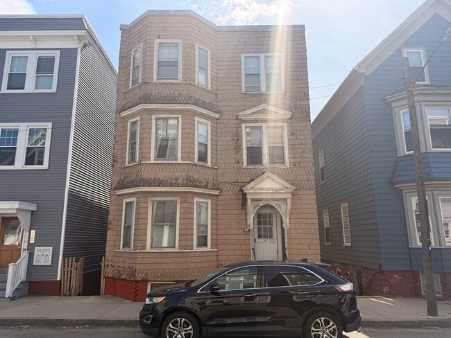 18 Washburn St, Unit 2, Unit 2