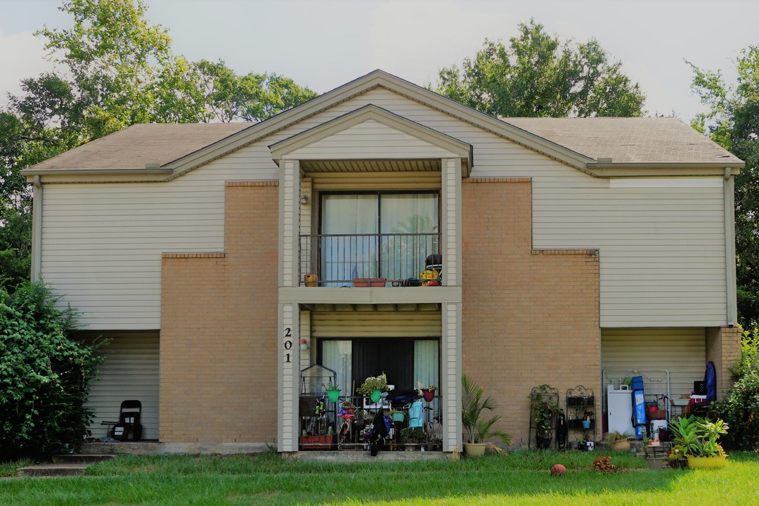 201 Winter Park in College Station, TX - Building Photo